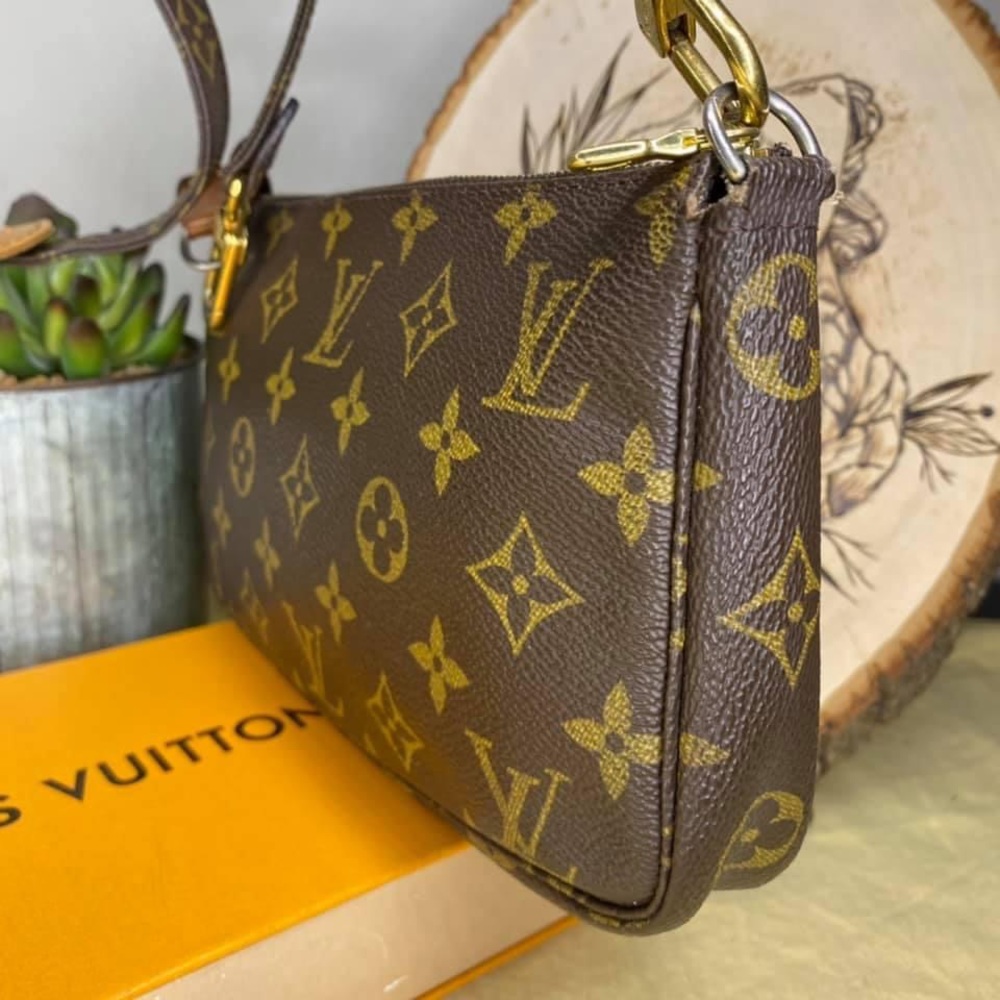 Louis Vuitton Pochette Accessories no strap